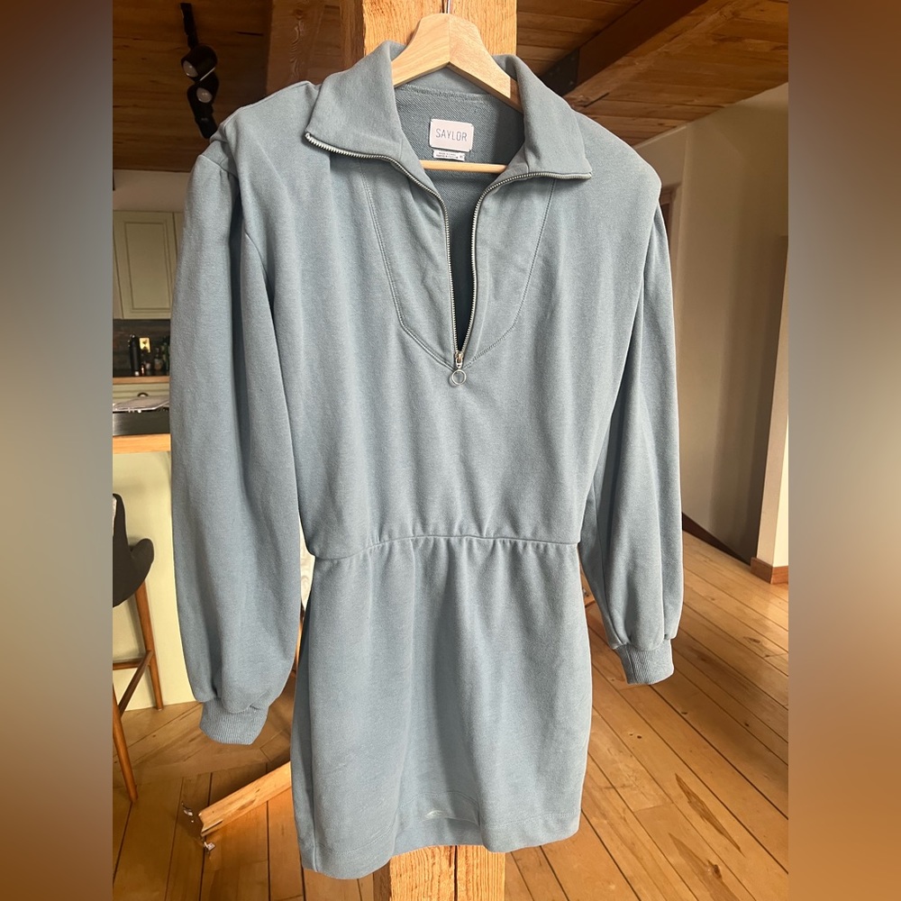 Worn once! So comfy and stylish with the shoulder pad details